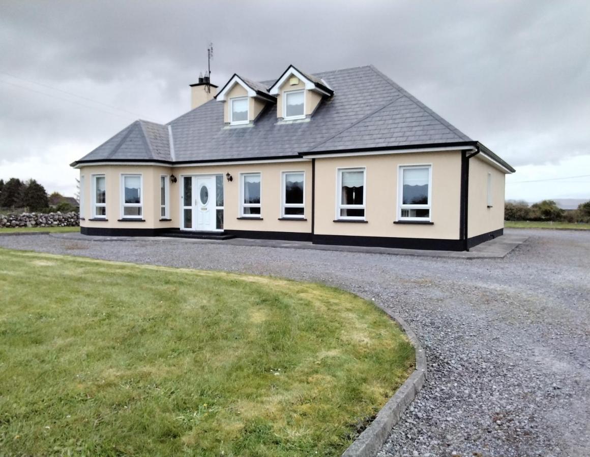 Warm And Welcoming Family Home Ballinrobe Luaran gambar